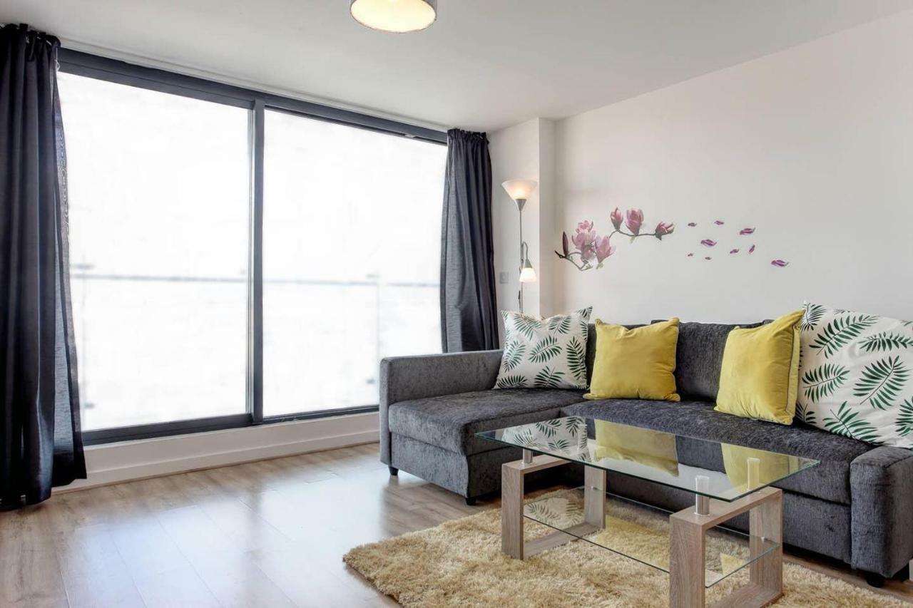 Newly Renovated Riverside Flat W/ Private Balcony Норуич Екстериор снимка