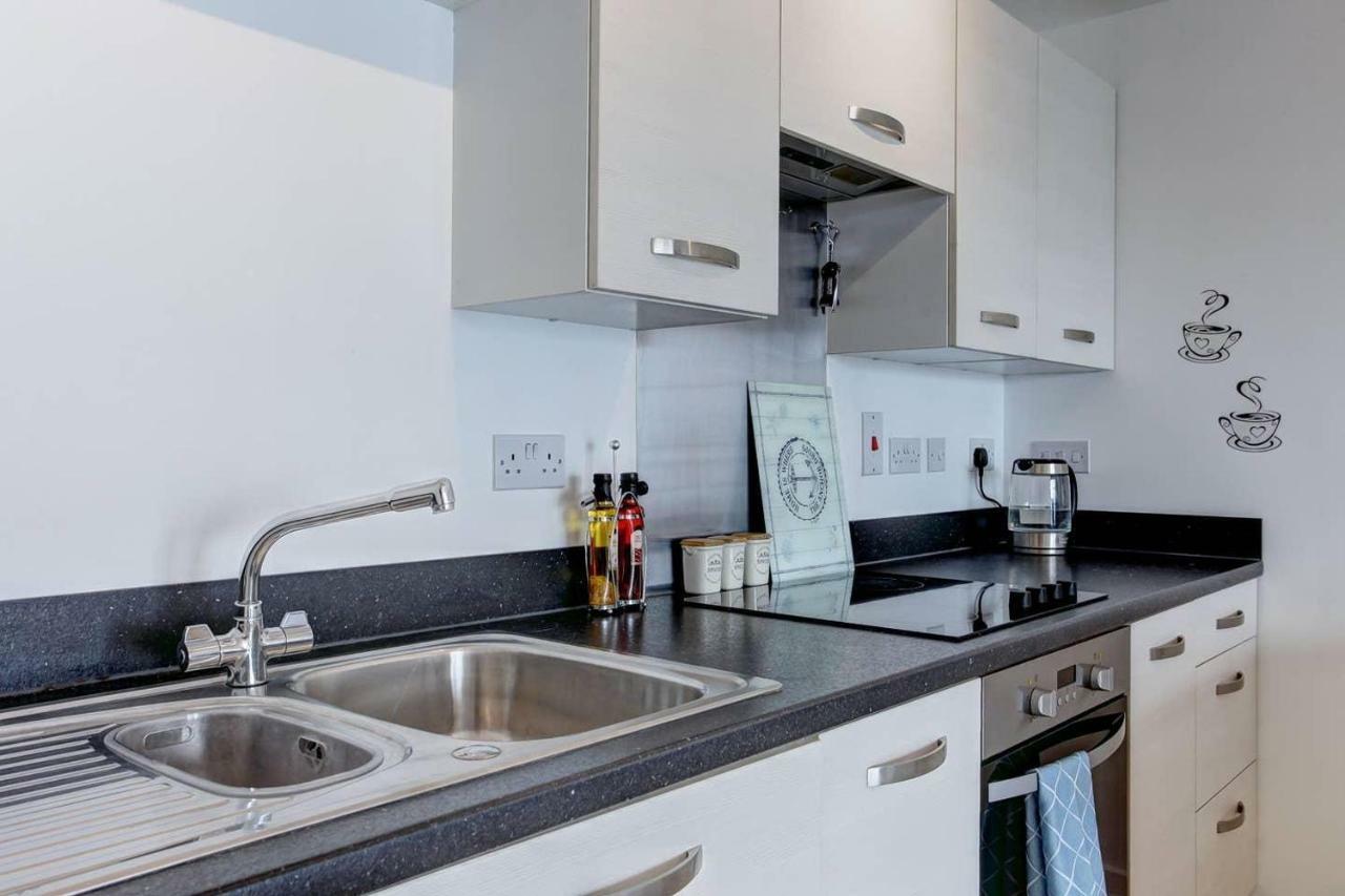 Newly Renovated Riverside Flat W/ Private Balcony Норуич Екстериор снимка