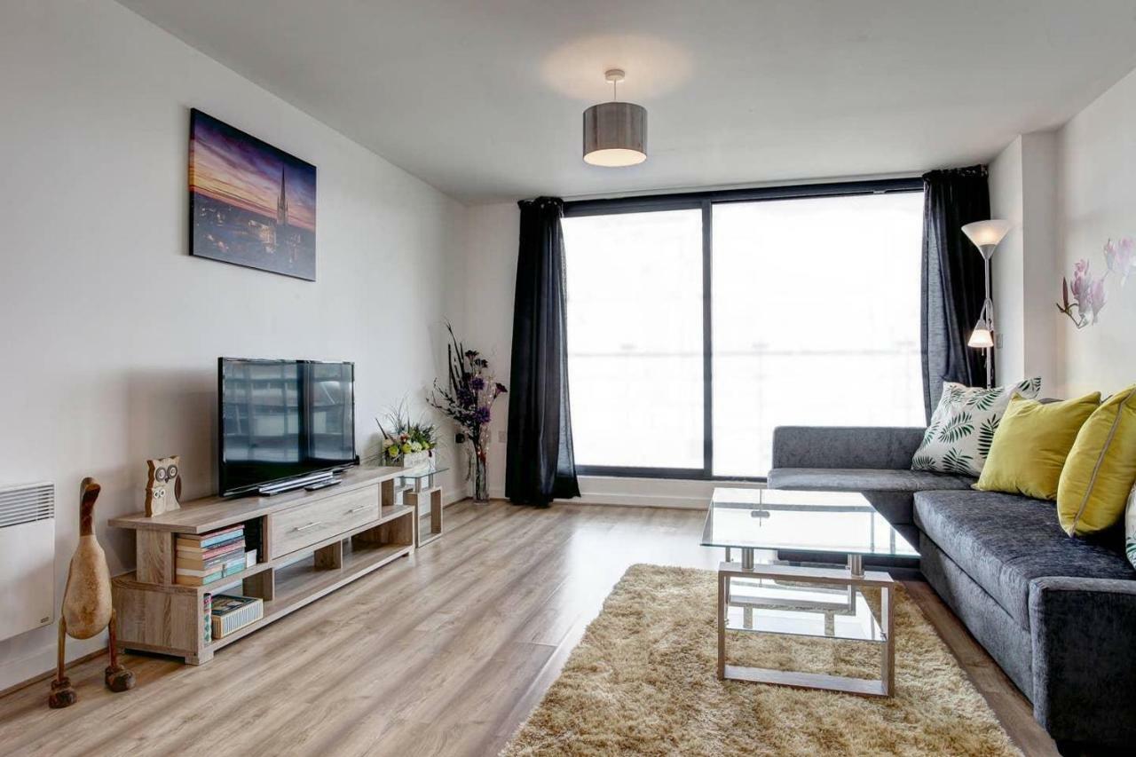 Newly Renovated Riverside Flat W/ Private Balcony Норуич Екстериор снимка