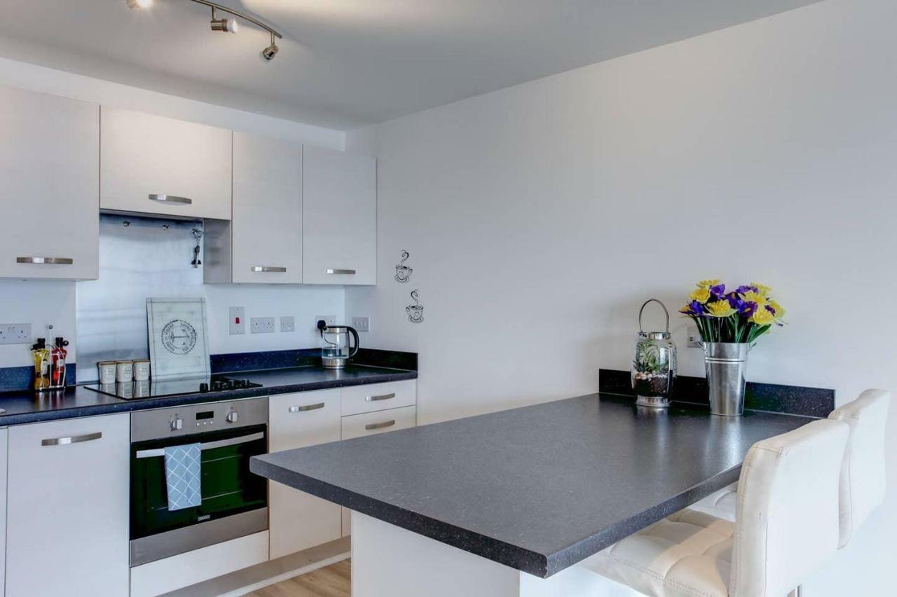 Newly Renovated Riverside Flat W/ Private Balcony Норуич Екстериор снимка